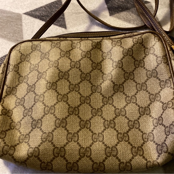 Vintage Gucci crossbody bag! - Picture 7 of 13